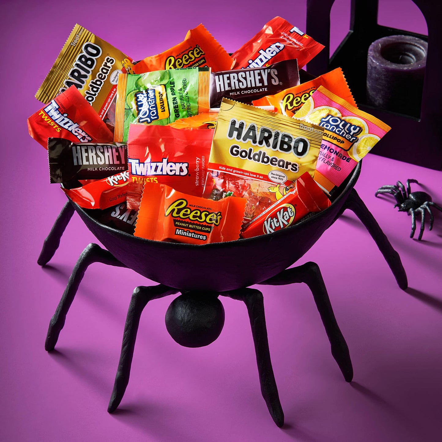 Hershey Miniatures Assorted Flavored, Halloween Candy Bulk Bag, 67.49 oz (220 Pieces)